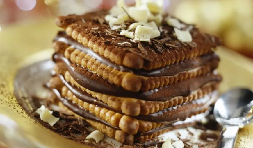 DESERTUL ZILEI: Tort de biscuiţi cu ciocolată