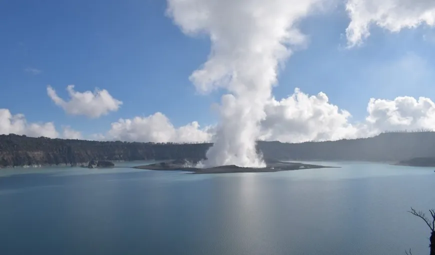 Autorităţile din Vanuatu ordonă evacuarea totală a insulei Ambae ca urmare a erupţiei vulcanului Manaro Voui