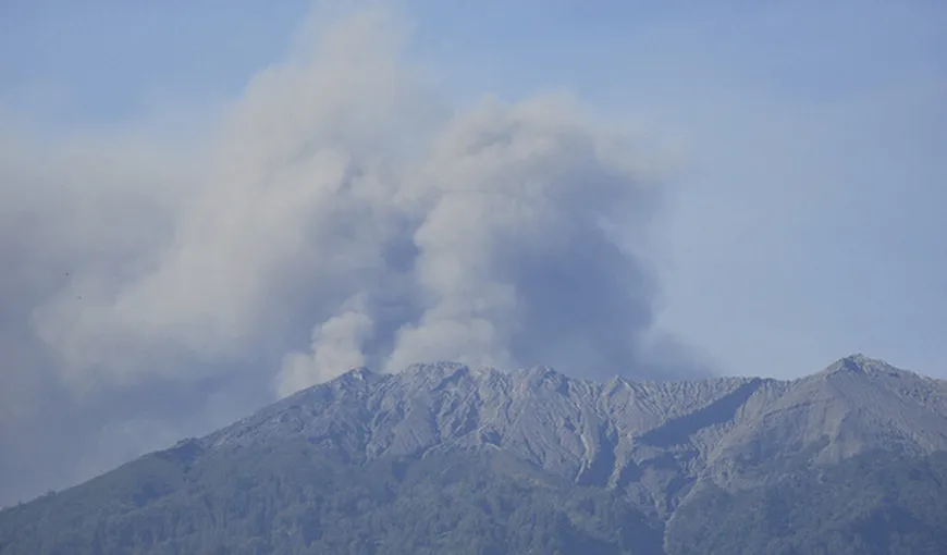 Cel puţin 75.000 de oameni au fost evacuaţi din Insula Bali din cauza pericolului de erupţie vulcanică în zona muntelui Agung