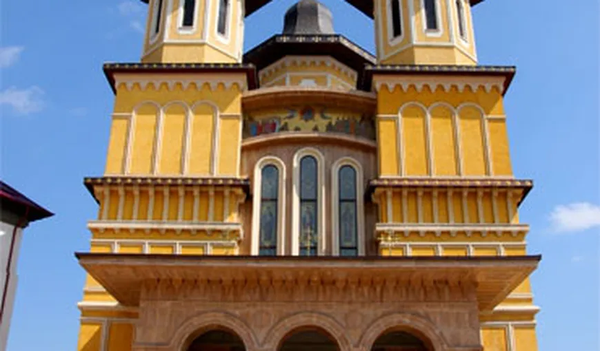 Catedrala Arhiepiscopală din Buzău a fost spartă de hoţi