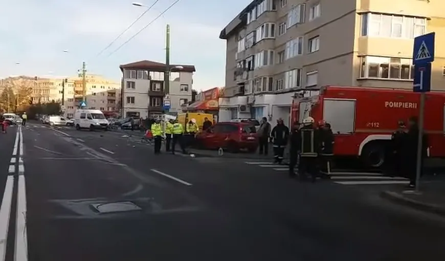 Accident în Braşov: Cinci persoane rănite, trei maşini avariate