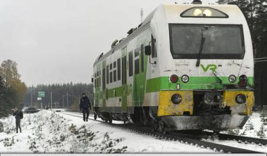 Un camion militar şi un tren de pasageri s-au ciocnit joi dimineață în Finlanda. Sunt cel puţin patru morţi şi mai mulţi răniţi