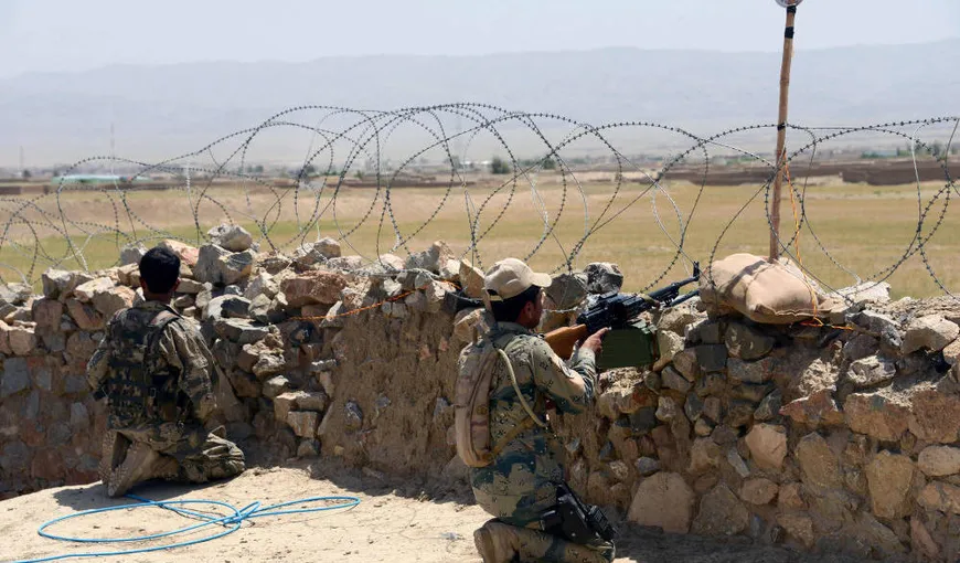 Atac taliban la Kandahar. Cel puţin 43 de soldaţi au fost ucişi
