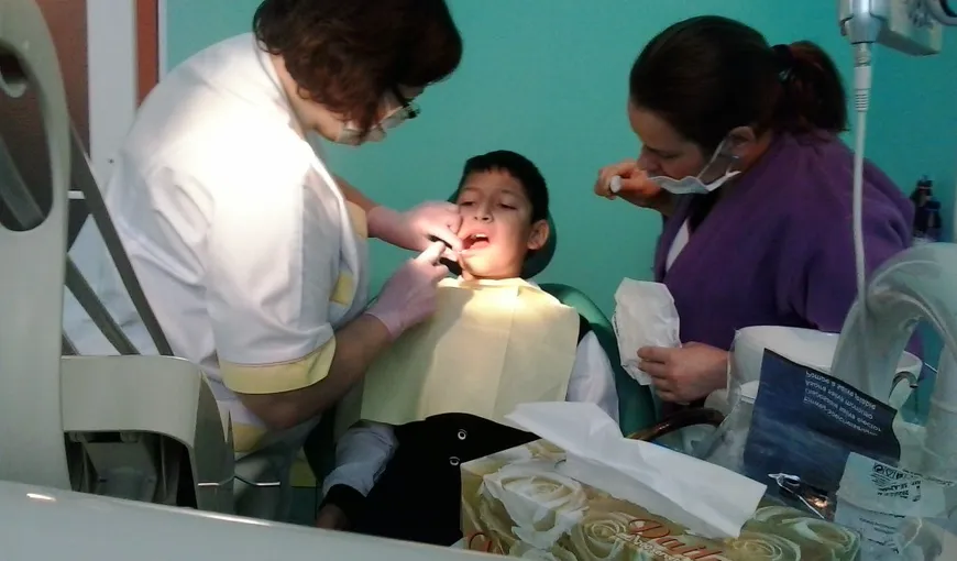 Licitaţie pentru dotarea cabinetelor stomatologice şcolare din Bucureşti