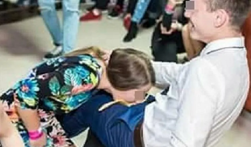 Adolescenţi de clasa a IX-a mimând sex oral la Balul Bobocilor. Conducerea Colegiului „Augustin Maior” din Cluj-Napoca face anchetă