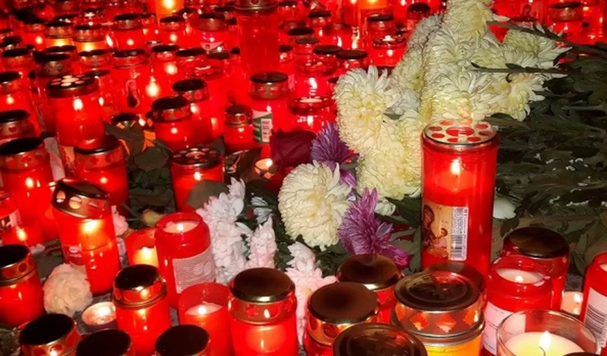 Asociaţia Colectiv, lumânări la Ambasada Rusiei: Românii înţeleg cel mai bine astfel de tragedii