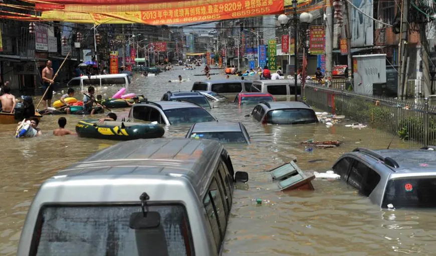 Ploi torenţiale în China: Cel puţin 23 de persoane şi-au pierdut viaţa, iar 34.000 au fost evacuate