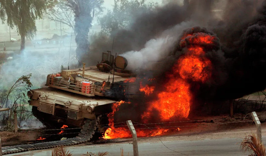 Un tanc M1A1 Abrams, distrus de o rachetă chineză. Incidentul a avut loc la Kirkuk