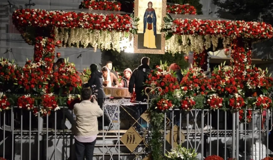 SFÂNTA PARASCHEVA 2017. Peste 19.000 de pelerini s-au închinat la racla Sf. Parascheva