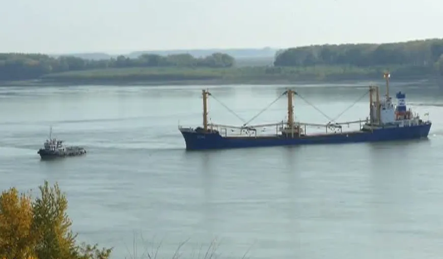Navă eşuată pe Dunăre, la Galaţi