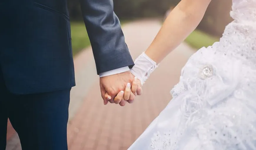De ce nu este bine să urezi „CASĂ DE PIATRĂ!” celor care se căsătoresc