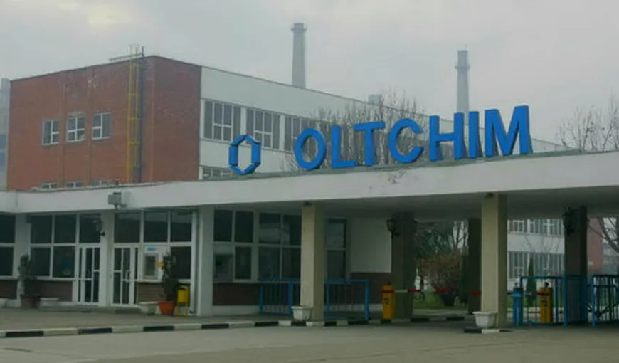 Zeci de angajaţi de la Oltchim au intrat în greva foamei. Ei solicită plăţi compensatorii