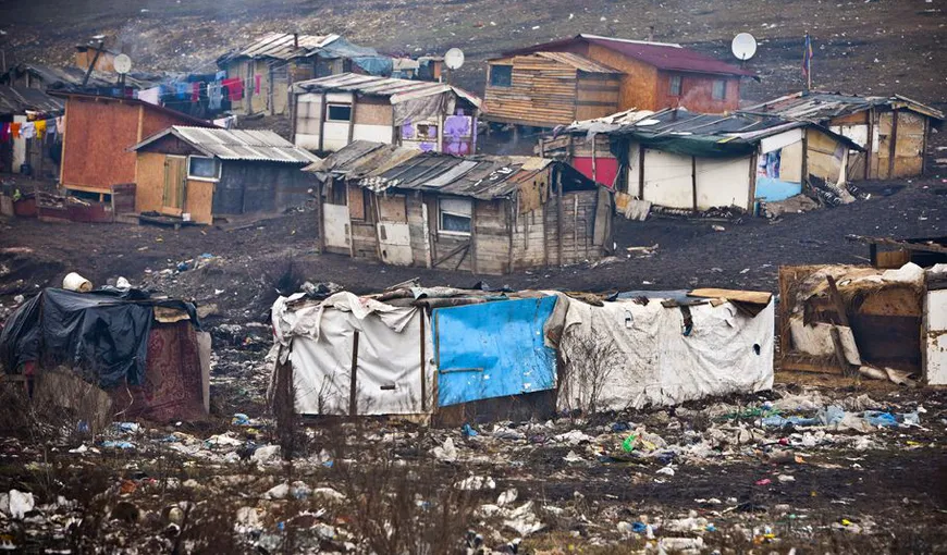 Eurostat: Peste o treime dintre români, supuşi riscului de sărăcie şi excluziune socială