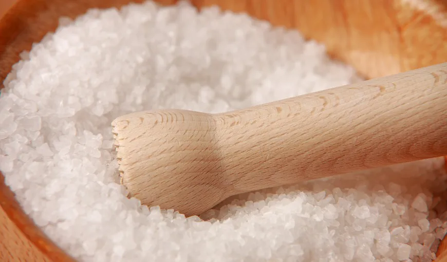 Metode să mănânci mai puţină sare. Succes garantat