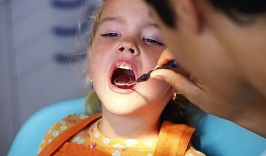 Aparatul dentar pentru copii. La ce vârstă trebuie duşi la control