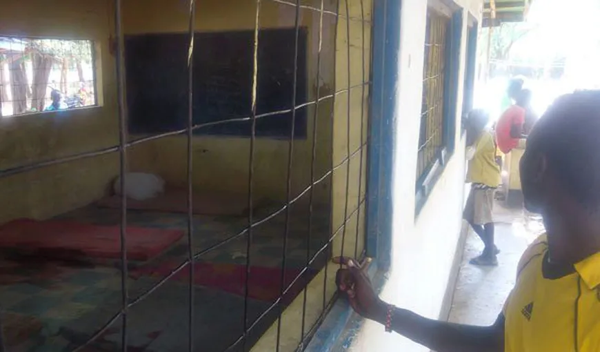Atac la o şcoală din Kenya: 5 elevi şi un agent de pază au murit. Printre atacatori, un elev suspendat pentru indisciplină