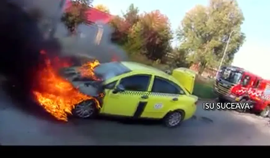 Clipe de panică în Suceava. Un taxi a luat foc în mers VIDEO