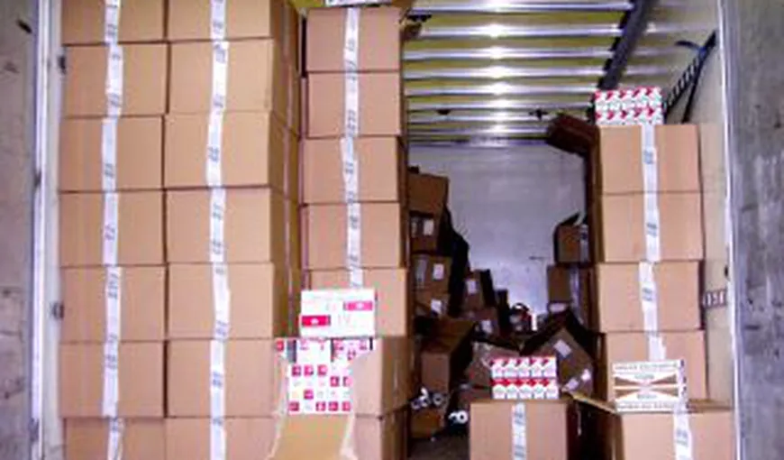 TIR încărcat cu 600 de baxuri de ţigări de contrabandă în valoare de trei milioane de lei, reţinut de politişti
