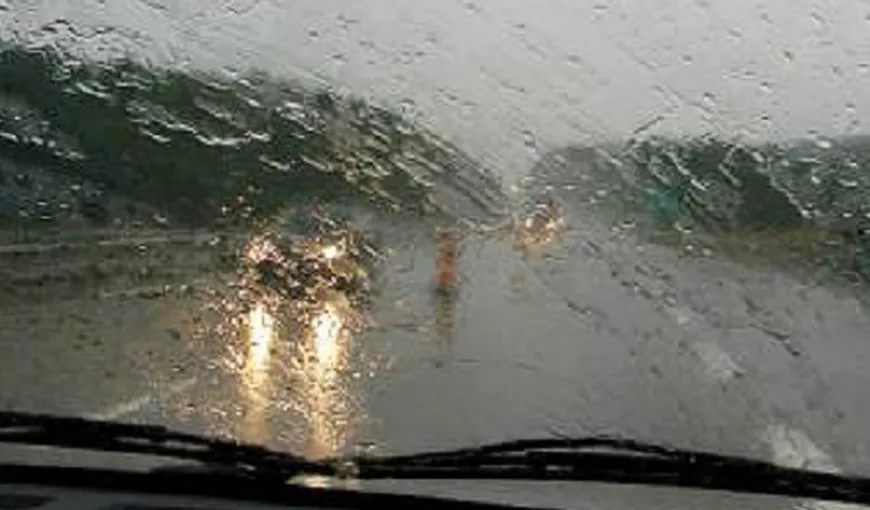 Trafic îngreunat pe Autostrada Bucureşti – Ploieşti din cauza apei strânse pe carosabil