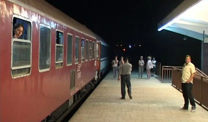 Trafic feroviar restricţionat între judeţele Mehedinţi şi Caraş-Severin din cauza unor lucrări, pasagerii fiind transbordaţi