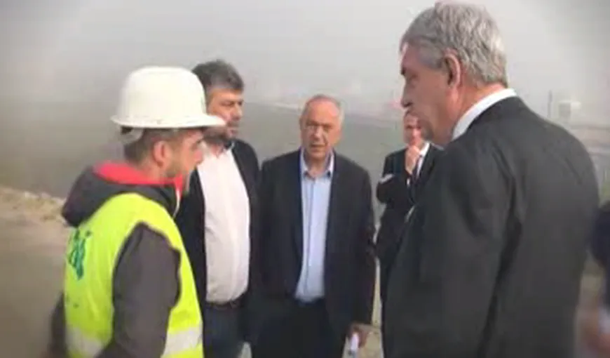 Premierul Mihai Tudose, vizită în Hunedoara. A verificat lucrările la autostrada Deva-Lugoj, a vizitat un spital, dar şi o piaţă VIDEO