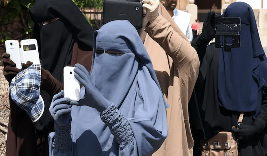 Danemarca, următorul stat european care vrea să interzică purtarea vălului islamic integral