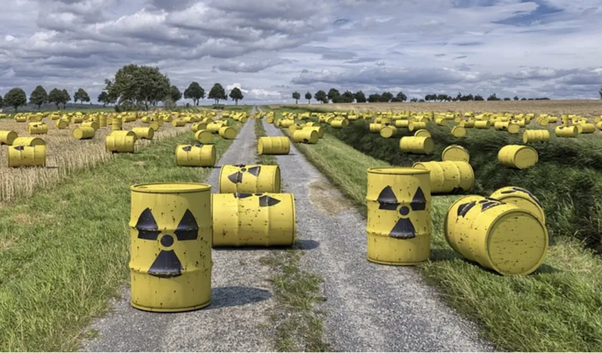 În Europa s-a produs un ACCIDENT NUCLEAR. Totul este secret. Radioactivitatea pe continent creşte. Două ţări sunt bănuite