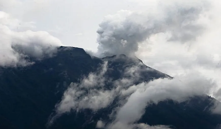 Zeci de zboruri, anulate pe insula Bali. Vulcanul Agung a erupt din nou