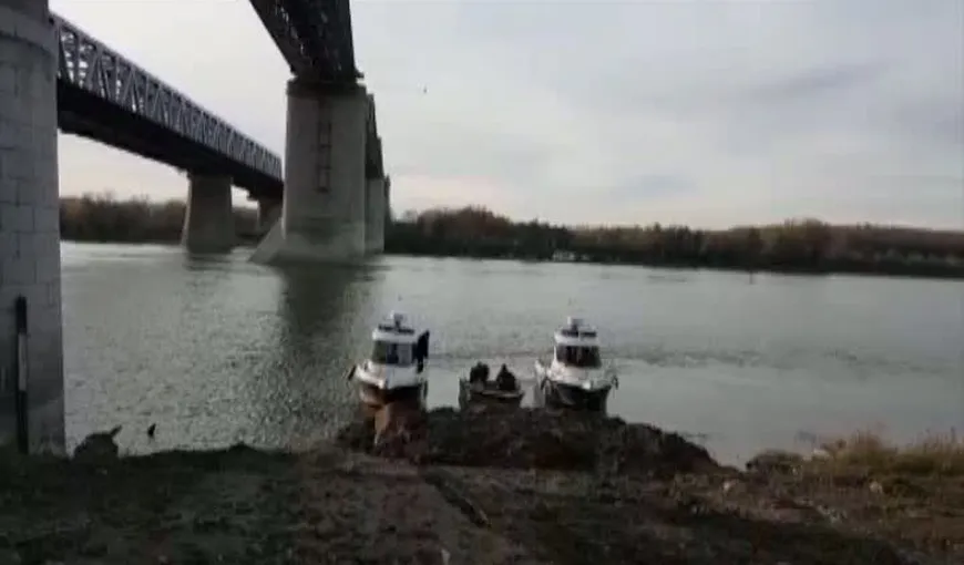 Căutările fetei care s-a aruncat de pe podul din Cernavodă au fost reluate. Mesajul cutremurător al mamei tinerei