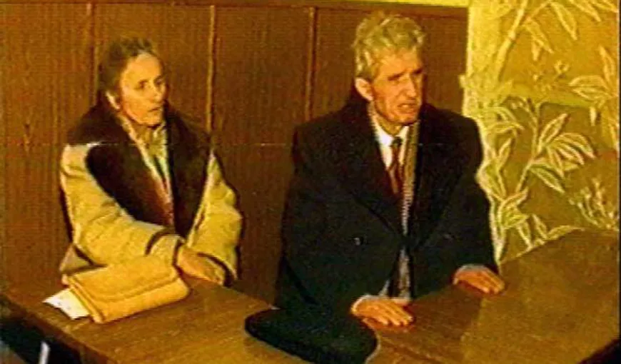 INCREDIBIL. Ce s-a găsit în poşeta Elenei Ceauşescu după EXECUŢIE. Nimeni nu ar fi bănuit-o de AŞA CEVA
