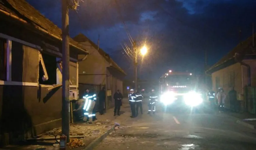 Explozie într-o casă din Sibiu. Două persoane, rănite şi transportate la spital