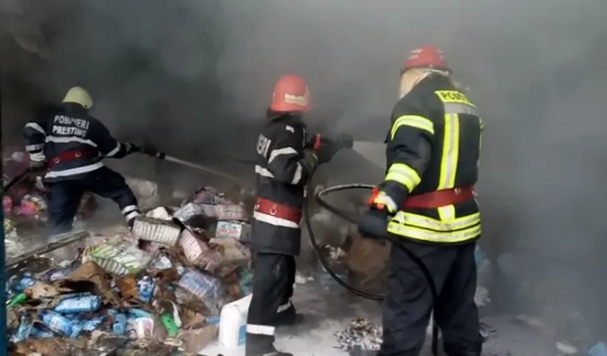 Incendiu violent la un centru comercial din Craiova