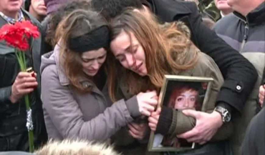 Sora Aurei Ion, tânăra moartă în accidentul aviatic din Apuseni, cere ajutor