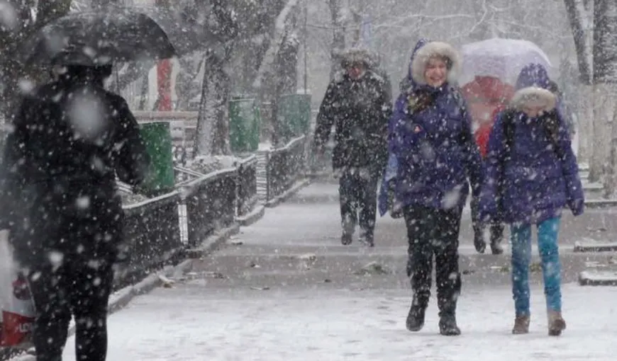 Ninge în Bucureşti. Duminică au căzut primii fulgi în Capitală