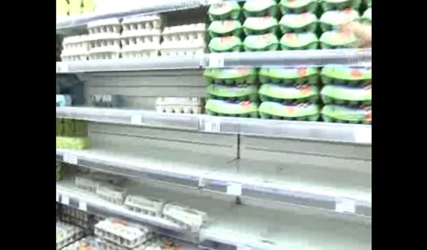 Lipsa ouălor, o problemă în magazine. Criza a dus la dublarea preţului acestor produse