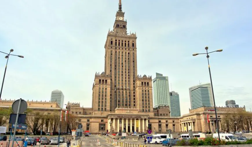 Polonezii vor să dărâme cea mai înaltă clădire-turn din Varşovia pentru că este simbol sovietic