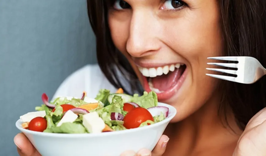 Motivele pentru care ar trebui să mănânci zilnic salată