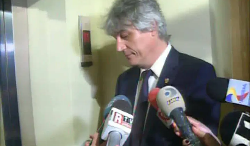 Senatorul PSD Tit Brăiloiu, ieşire nervoasă la adresa jurnaliştilor din Parlament: „Ciobanii ăştia”