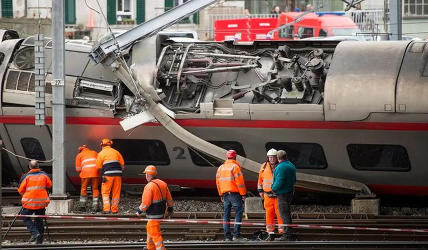 Un tren a deraiat în Italia. Sute de persoane au fost evacuate