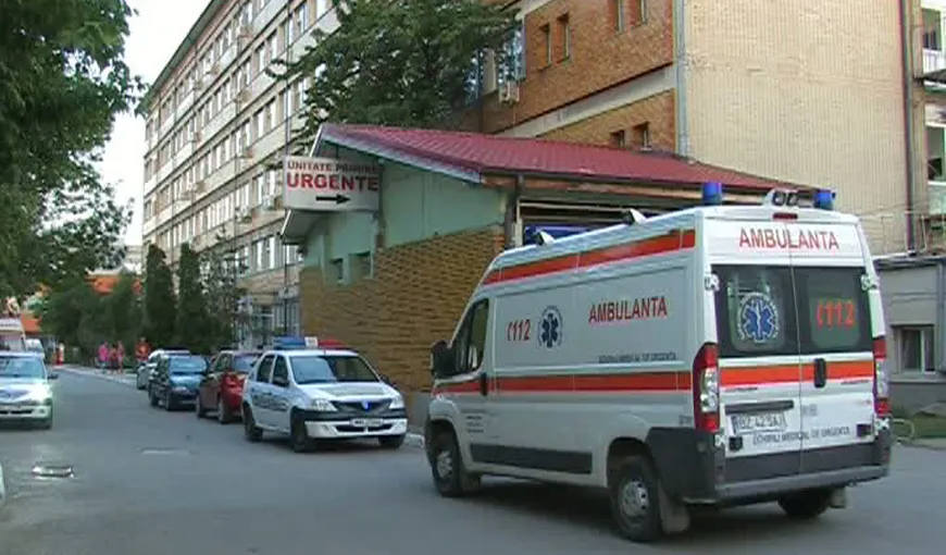 Femeie moartă, ambulanţa atacată cu pietre după ce a întârziat o oră. Medic: S-a ajuns în timp util