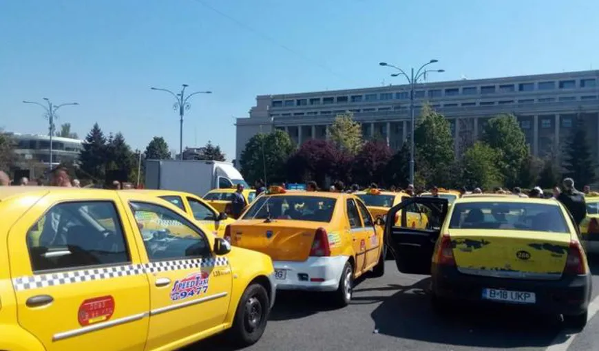 5.000 de taximetrişti vor să ocupe Piaţa Victoriei într-un miting împotriva Uber şi Taxify