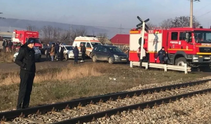 Noi detalii despre victimele accidentului feroviar de la Gara Roşieşti. Şoferul autoturismului nu a văzut trenul din cauza ceţii dense
