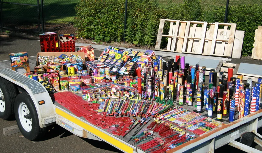 Peste 41 de tone de petarde şi artificii deţinute ilegal au fost confiscate de poliţişti