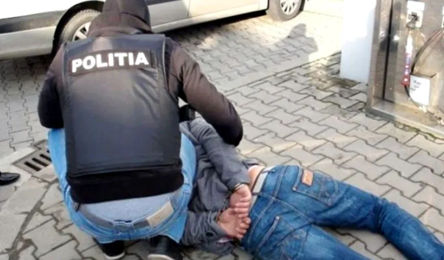 Poliţiştii şi jandarmul retinuţi în dosarul tinerilor bătuţi din cauza unei confuzii au fost plasaţi în arest la domiciliu