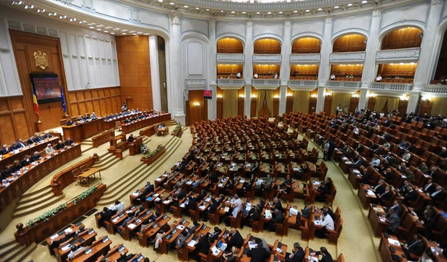 Camera Deputaţilor: Partidele vor primi anual, de la bugetul de stat, între 0,01% şi 0,04% din PIB