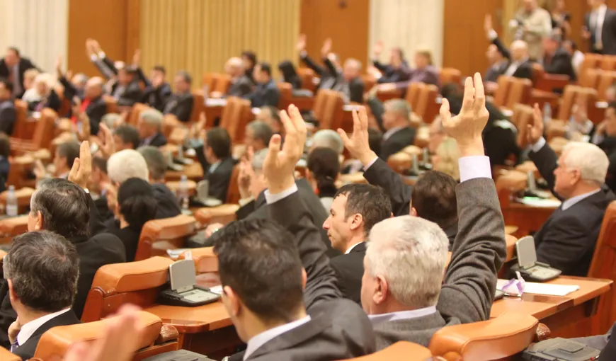 Deputaţii au respins cererea preşedintelui Iohannis de reexaminare a Legii ANI
