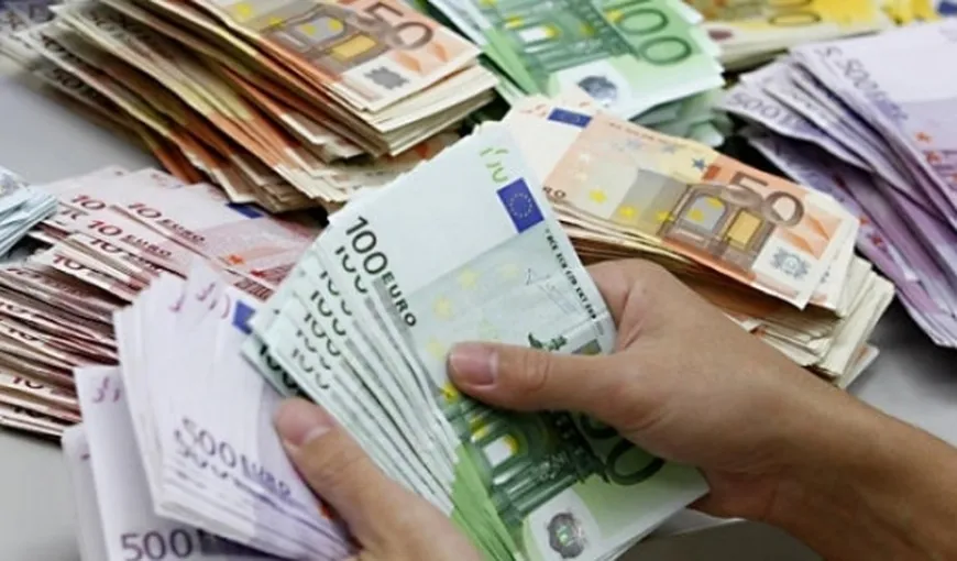 Euro scade miercuri la 4,6551 lei