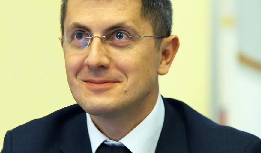 Dan Barna: USR va solicita ministrului Teodorovici să vină în Parlament pentru a da explicaţii privind prăbuşirea Bursei