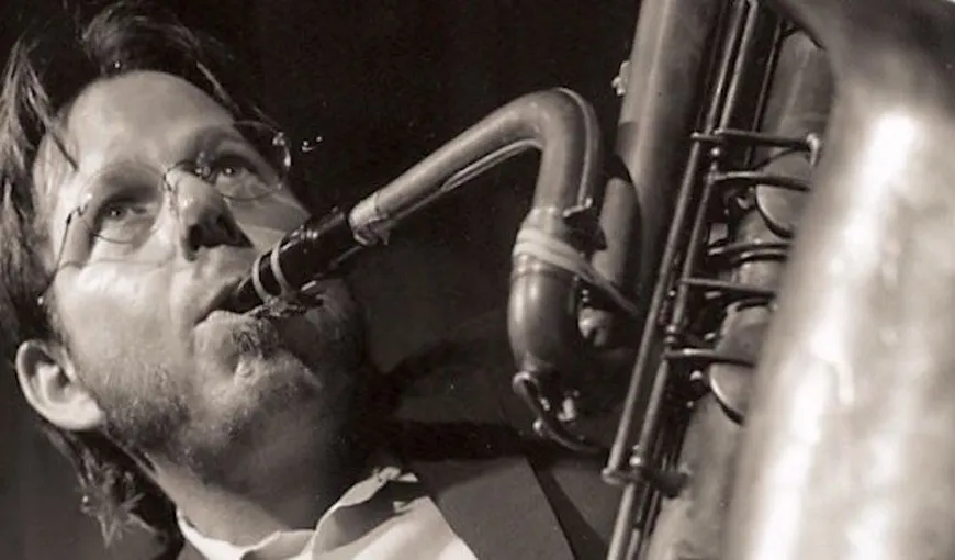 Ralph Carney, saxofonistul care a colaborat cu Tom Waits şi The Black Keys, a murit la vârsta de 61 de ani