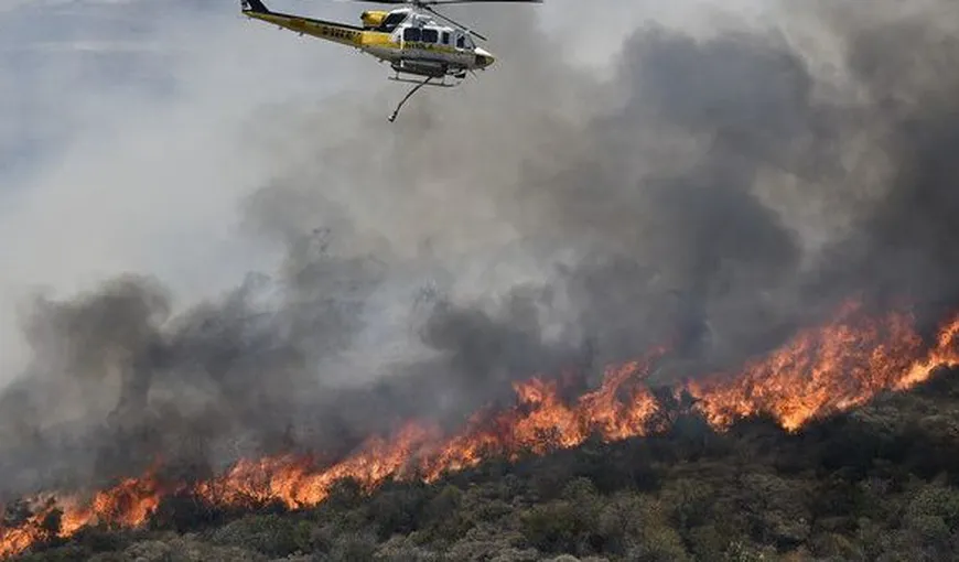 Incendiul din California, care a distrus 110.000 de hectare, ţinut sub control în proporţie de 50%